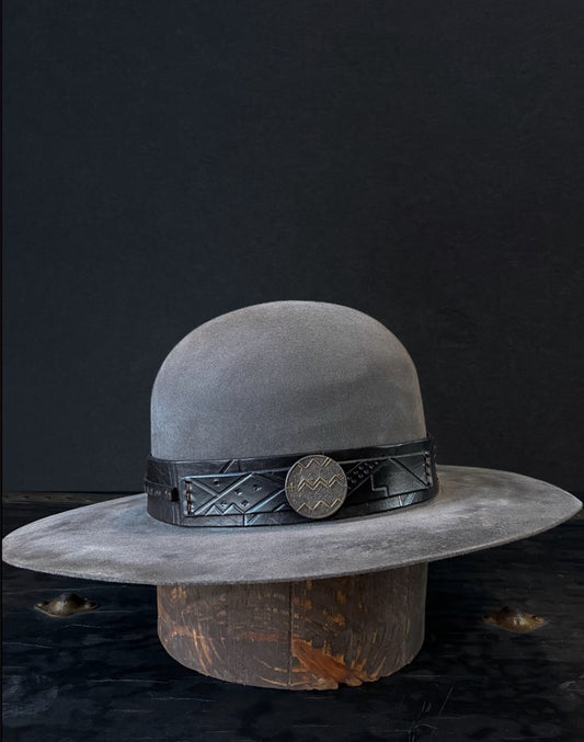 Open Crown flat brim style with winter Band